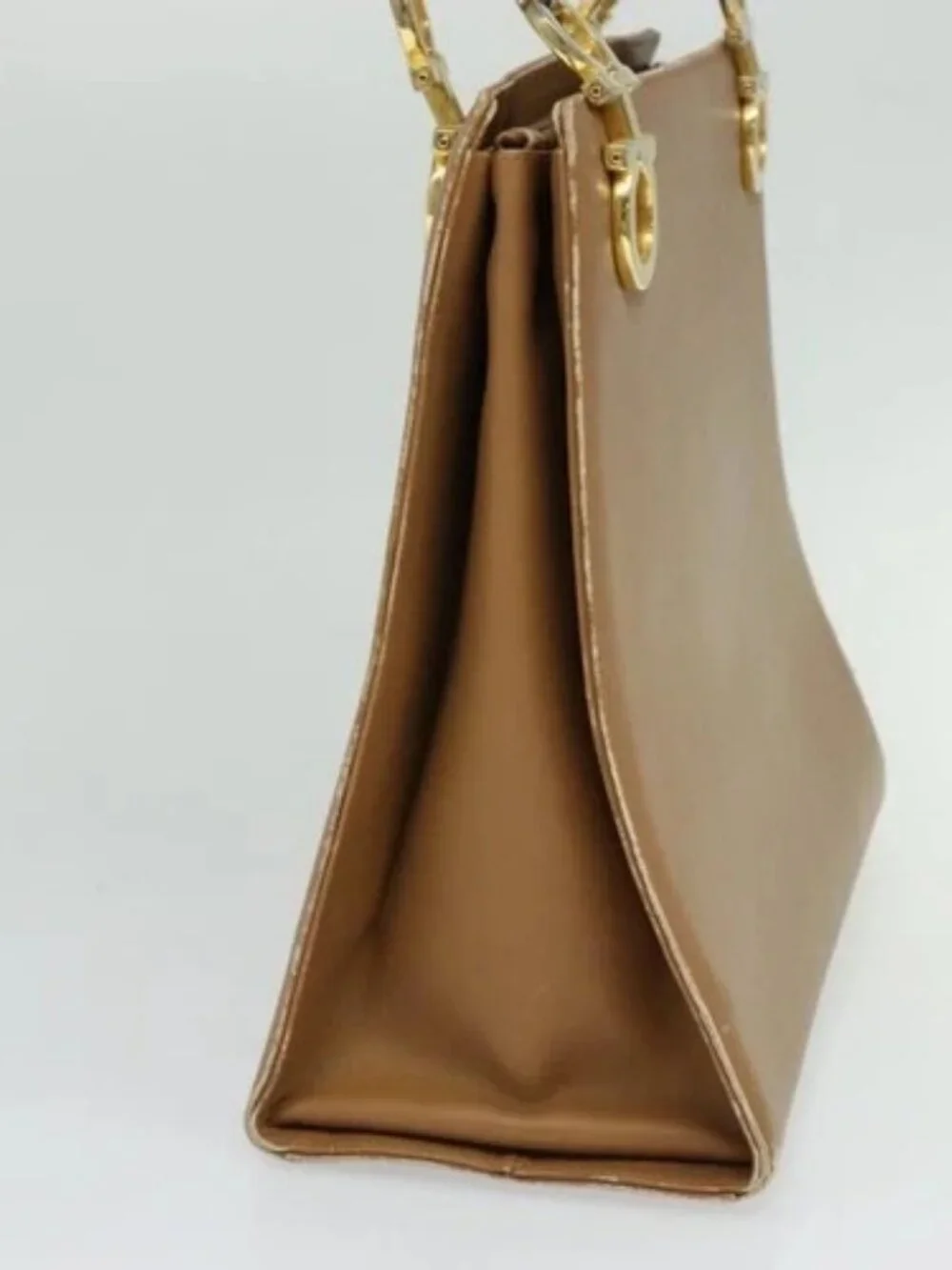 Salvatore Ferragamo Gancini Shoulder Bag Leather Beige Gold Auth EC442